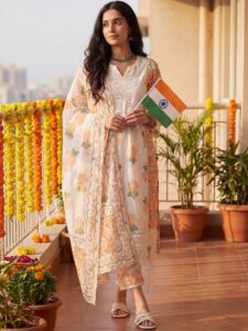 Women Floral Printed Regular Thread Work Pure Cotton Kurta with Trousers & With Dupatta